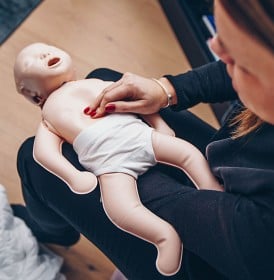 Bild på En livsviktig webbkurs: HLR på spädbarn 0-1 år
