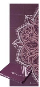 Bild på Gaiam Foldable Yoga Mat Cranberry Point 2 mm