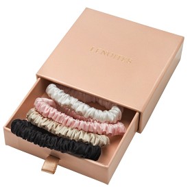 Bild på Lenoites Smala scrunchies i siden Vit, Rosa, Beige & Svart