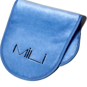 Bild på MILI Cosmetics Makeup Erase Towel Blue Sea Black Logo